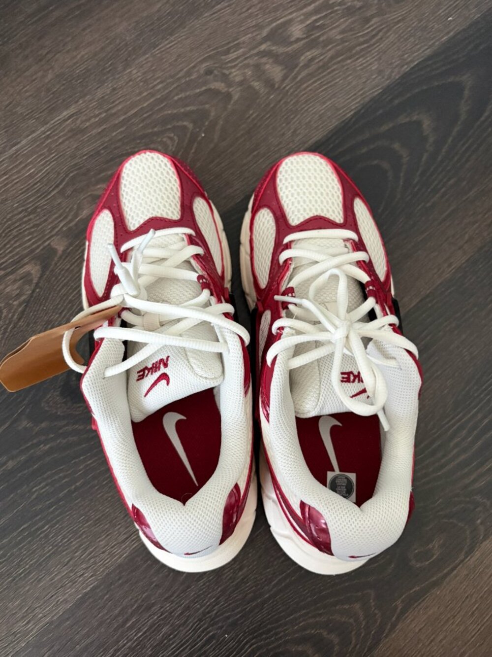 NEW WITH TAGS! Nike V5 RNR Red 8.5 - Picture 2 of 2